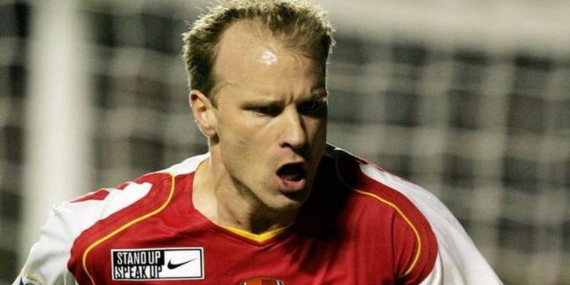 Sự nghiệp ban đầu của tiền đạo Dennis Bergkamp