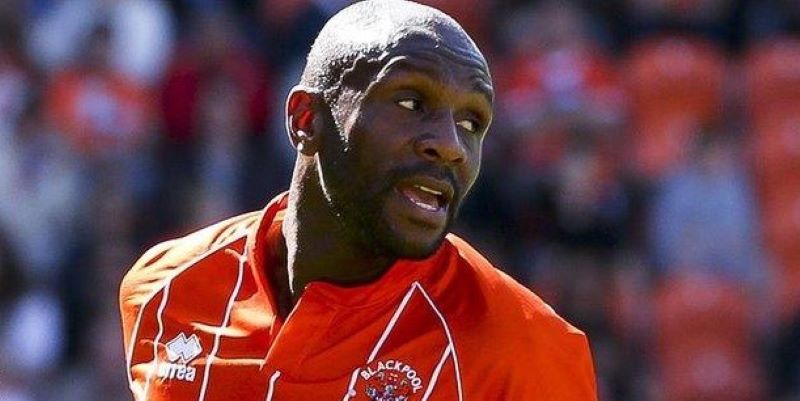 Emmerson Boyce có nhiều đóng góp quan trọng cho các đội bóng